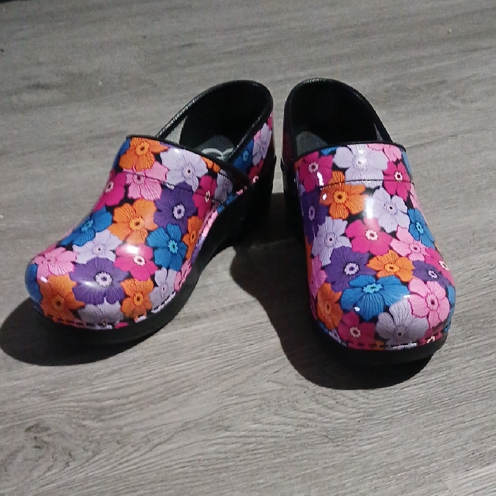 Sanita Smart Step  Melrose nursing professional clogs slip resistant Sz 37 NWOT